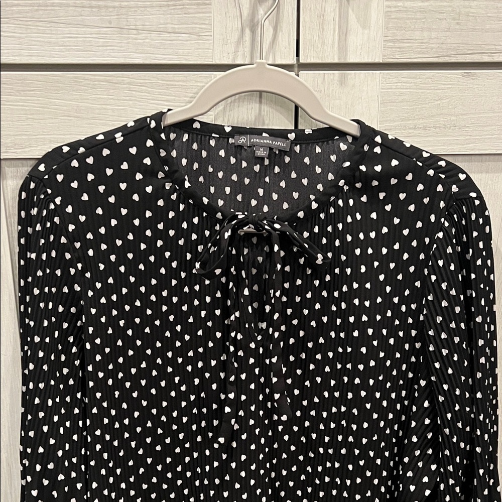 Adrianna Papell Black and White Heart Blouse - Picture 3 of 7